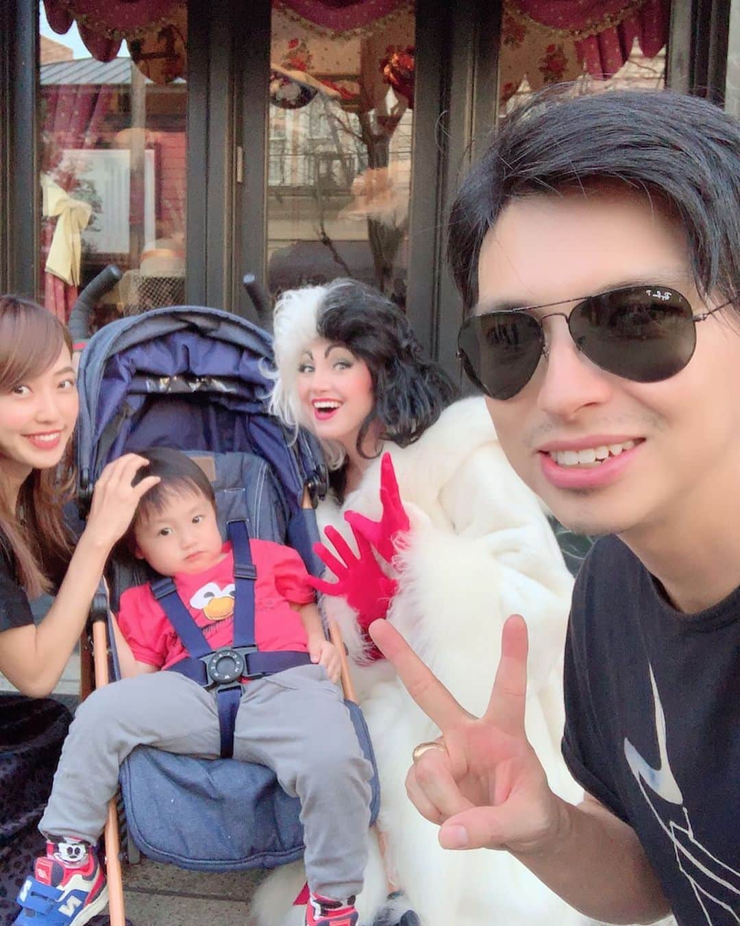 のインスタグラム：「クルエラがいたよ〜💓💓💓 #disneysea #101匹わんちゃん」