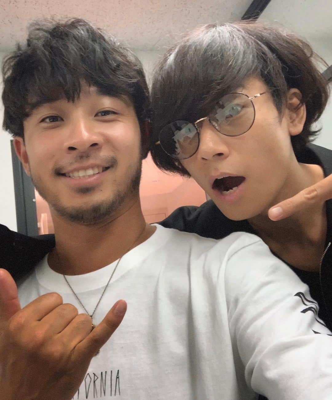 KENNY（吉原健司）さんのインスタグラム写真 - (KENNY（吉原健司）Instagram)「#alexandros ×KENNY #あまりにも素敵な夜だから #あますて」11月1日 21時47分 - kenny_yoshihara