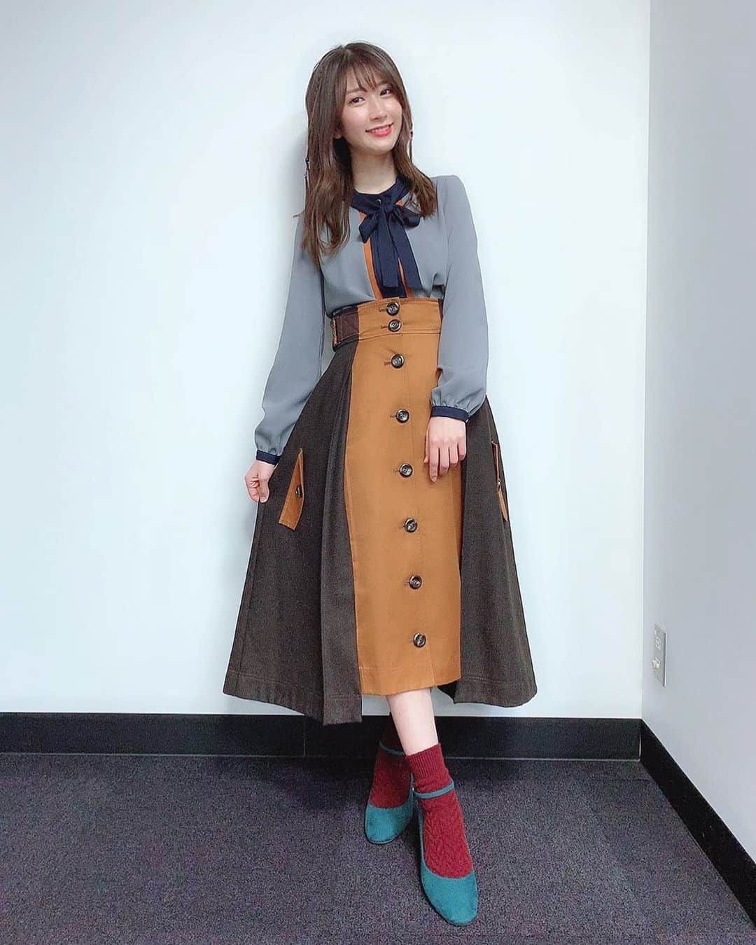 石田晴香のインスタグラム：「ゼノンザードの衣装🥰 秋ー🍁って感じですね🍵  #redyazel  #randa_pic」