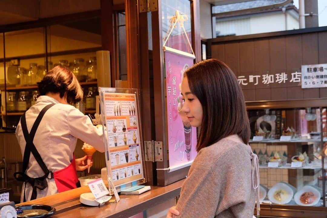 筒井萌子さんのインスタグラム写真 - (筒井萌子Instagram)「* おいもの映えソフトクリーム🍠 美味しかった〜𓃟ﻌﻌﻌ❤︎ 一眼ってやっぱりiPhoneよりキレイ✨ 加工０がいいね😊 ・ 筒井萌子 #女優 #actress #モデル #model #岡山  #shooting #instagood #instalike #converse #撮影 #followme #instalike #ゴルフ #ゴルフ女子 #ゴルフコーデ #골프 #좋아요반사 #좋아요그램 #좋아요환영 #데일리그램 #패션 #오오티디 #카페 #THREE #three #クリスマスコフレ　#threeクリスマスコフレ」11月1日 22時18分 - tsutsui.moeko.o