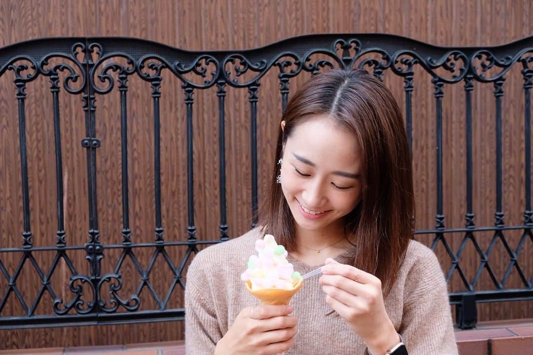 筒井萌子のインスタグラム：「* おいもの映えソフトクリーム🍠 美味しかった〜𓃟ﻌﻌﻌ❤︎ 一眼ってやっぱりiPhoneよりキレイ✨ 加工０がいいね😊 ・ 筒井萌子 #女優 #actress #モデル #model #岡山  #shooting #instagood #instalike #converse #撮影 #followme #instalike #ゴルフ #ゴルフ女子 #ゴルフコーデ #골프 #좋아요반사 #좋아요그램 #좋아요환영 #데일리그램 #패션 #오오티디 #카페 #THREE #three #クリスマスコフレ　#threeクリスマスコフレ」