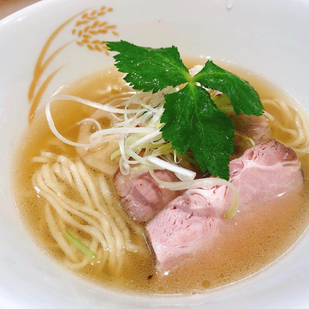 野々垣美希さんのインスタグラム写真 - (野々垣美希Instagram)「🍜 可愛すぎるし美味しすぎた🥺 好みの味すぎた🥺 スープ水筒に入れて持ち歩きたいくらい好き🥺 #麦の道すぐれ #炙り真鯛ラーメン」11月1日 22時21分 - nonogakimiki