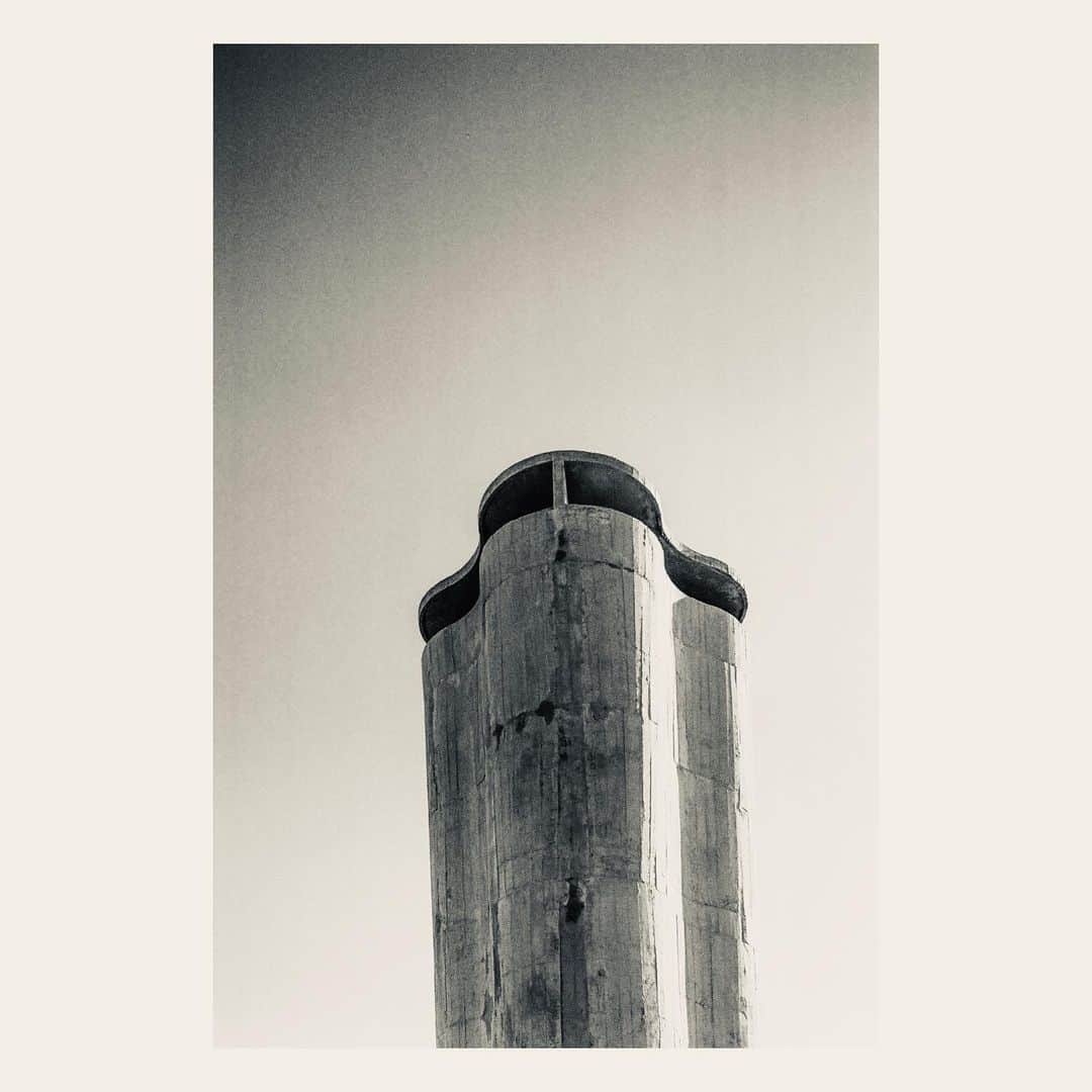 島田大介さんのインスタグラム写真 - (島田大介Instagram)「良いとか悪いとかじゃなくて 好きか嫌いかでええんちゃう？  #lecorbusierarchitecture  #daisukeshimadaphotograph」11月2日 9時45分 - daisukeshimadaa