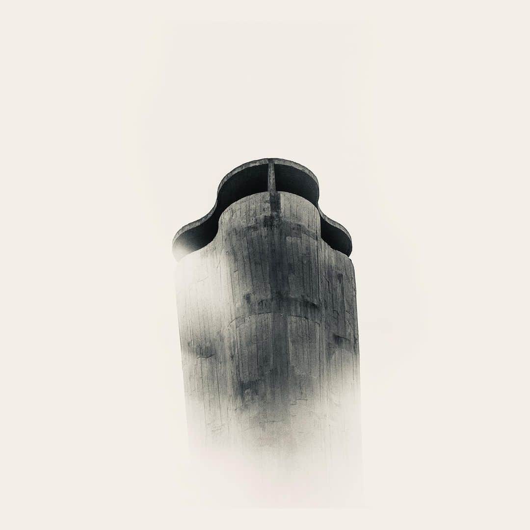 島田大介のインスタグラム：「良いとか悪いとかじゃなくて 好きか嫌いかでええんちゃう？  #lecorbusierarchitecture  #daisukeshimadaphotograph」