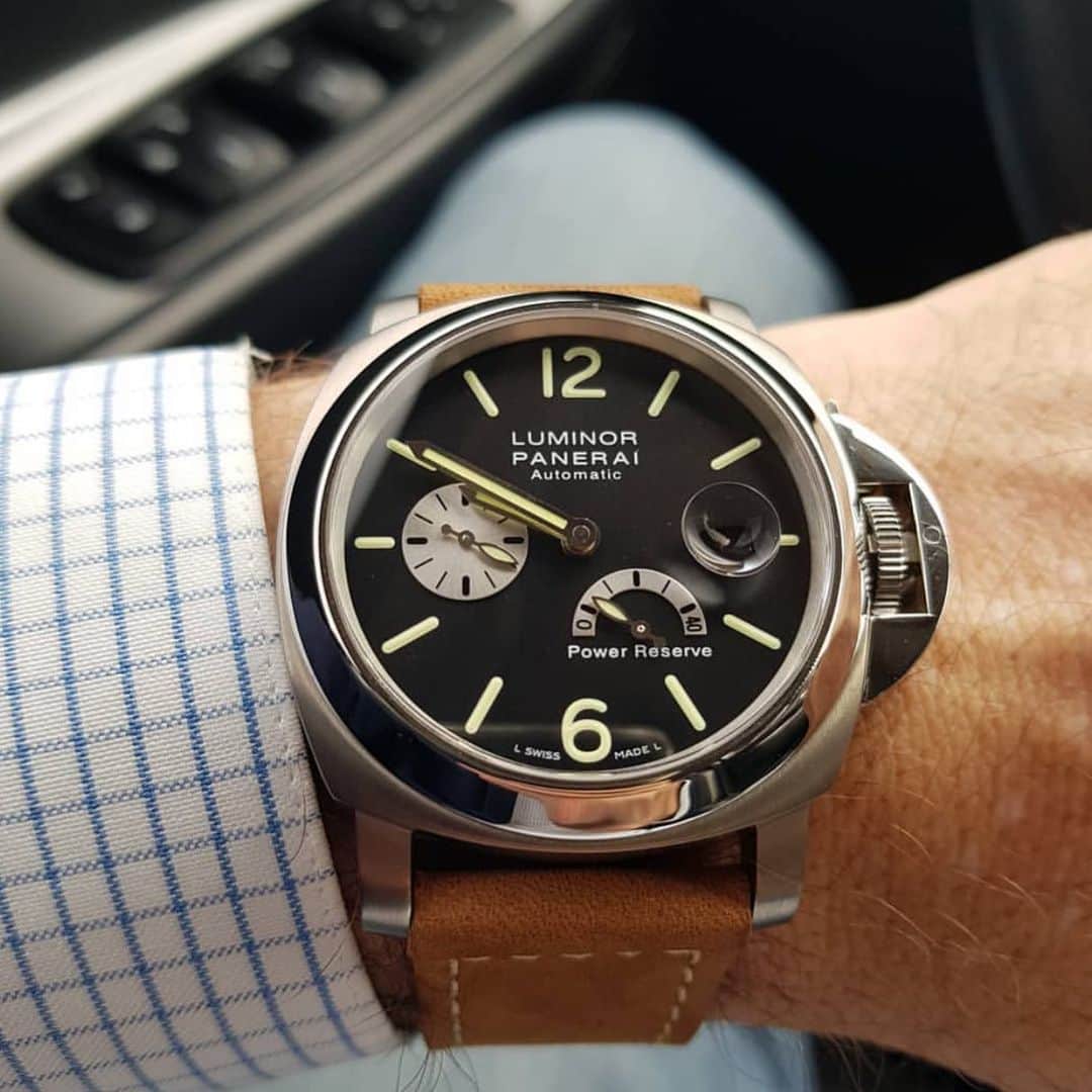 パネライのインスタグラム：「The #Panerai #PAM171 seen off of its normal steel bracelet. Luminor Marina Power Reserve with a contrasted sun second and painted dial. Pic by @paneraibrasile #paneraicentral」