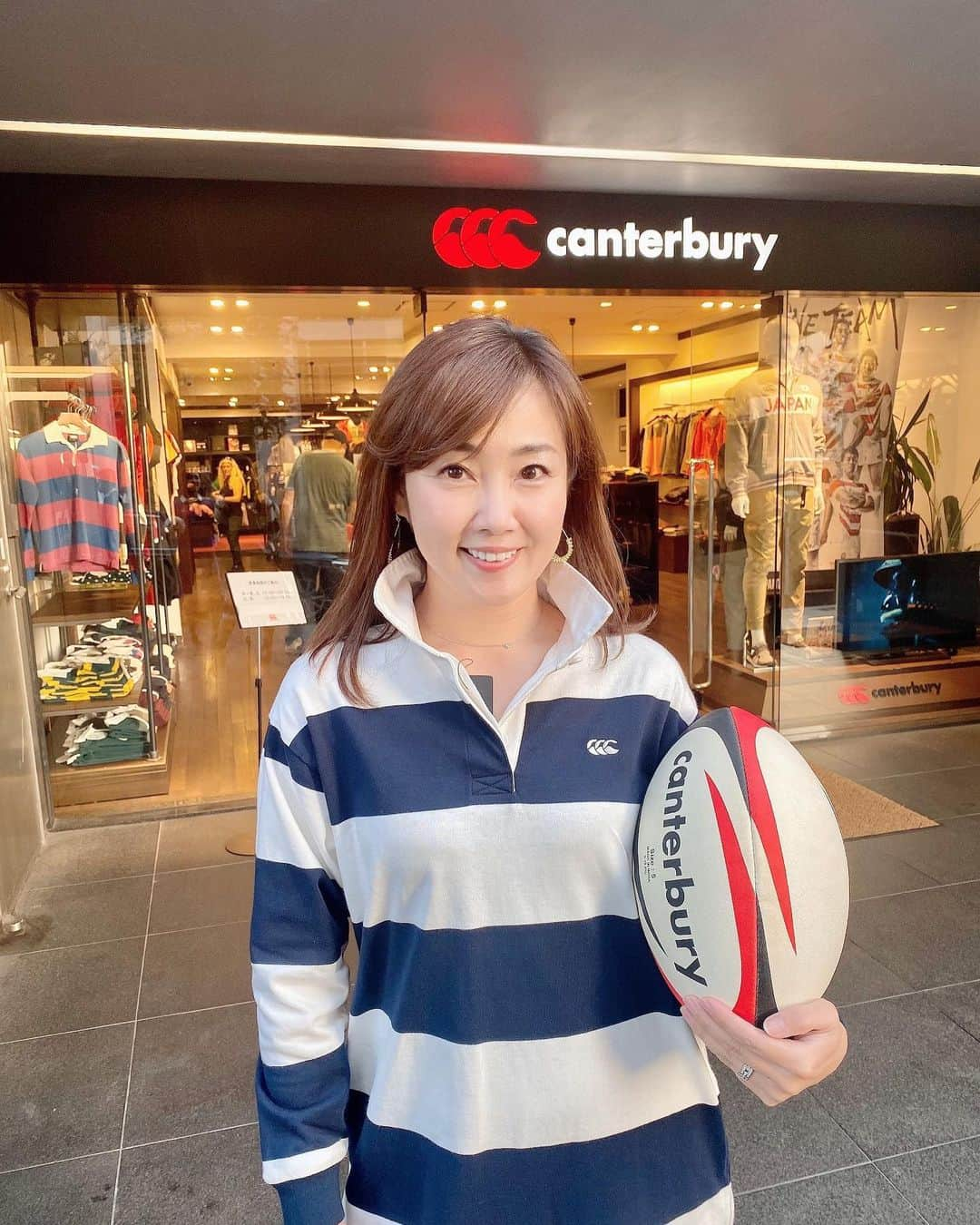 吉永愛さんのインスタグラム写真 - (吉永愛Instagram)「Canterbury @canterbury_japan でお買い物🏉 ラガーワンピをゲットしました〜❤️可愛いすぎる💕  今日は、いよいよラグビーワールドカップ決勝戦🏉 楽しみですね〜❤️ #CANTERBURY #RUGBYISALL #ONETEAM #RUGBY+ #RUGBY  #RUGGERSHIRT ﻿ #カンタベリー #ラグビー  #ラガーシャツ #ワンチームラグビー #rwc2019 #ラガーワンピ #外苑前 #青山店 ##愛loveラグビー🏉」11月2日 8時16分 - a.i.yy