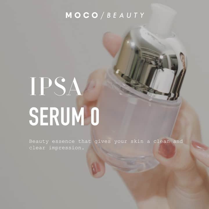 コスメ・メイク動画 MOCO BEAUTY [モコ]のインスタグラム：「新感覚の新美容液 IPSA セラム0（ゼロ）レビュー ✴︎ イプサ提唱のゼロメソッドもご紹介 ✴︎ . 続きはプロフィール ( @moco_beauty ) から Youtubeをチェックしてね！ . . 〰 〰 〰 〰 〰 〰 〰 〰 〰 〰 . 今回も美容メディア 「日本すっぴん協会」編集者の 佐々木仁美さん(@hitomi1218 )に IPSAから先日発売された 新感覚の新美容液 IPSA セラム0（ゼロ）の使用感を レビューしていただきました！ . 〰  item 〰 ✎ イプサ  セラム 0（ゼロ） 50mL / 税込11,000円 2019年8月23日（金）発売 @ipsa_jp . . ＜0メソッドについて＞ https://www.ipsa.co.jp/sp/sz1908.html?lang=ja . . 〰 credit 〰 ● produce MOCO BEAUTY / @moco_beauty . ● makeup&model Hitomi Sasaki / @hitomi1218 美容メディア「日本すっぴん協会」編集者 . ● director moco / @moco_asuka . ● movie moco&company Inc. @mocoandcompany.inc . .」