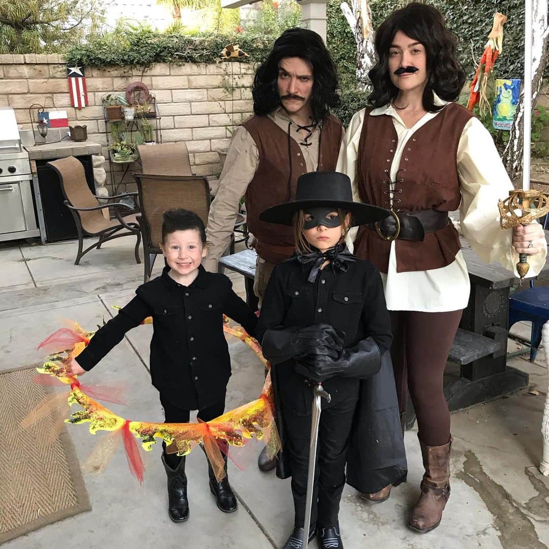 カイル・ガルナーのインスタグラム：「I would say Halloween was a success. Oliver was zorro, Leo was Johnny cash with his ring of Fire and me and tara had a competition to see who could be the best Inigo Montoya.... never figured out who won. Then at some point zorro gave me his hat and i became Val Kilmer in tombstone. We had friends and family come up to trick or treat and celebrate taras birthday. The boys passed out and me and the lady ended the night drinking some tea by the fireplace. Until next year halloween 😈😈😈😈😈😈😈 #halloween #costume #costumes #trickortreat #zorro #johnnycash #theprincessbride #princessbride #spooky #scary #fun #party #birthday」