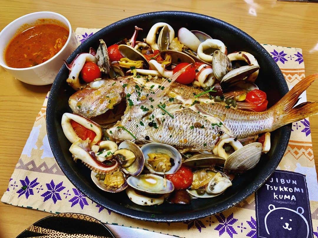 山葵のインスタグラム：「#深夜の山葵食堂  #鯛のアクアパッツァ #ブイヤベース風魚介トマトスープ #まぁ食べきれない」
