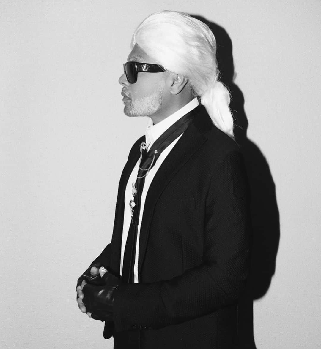 Alfredo Floresさんのインスタグラム写真 - (Alfredo FloresInstagram)「“I’m very much down to earth, just not this earth.” - AN ICON. Karl Lagerfeld.  #halloween2019 #karllagerfeld」11月2日 3時04分 - alfredoflores