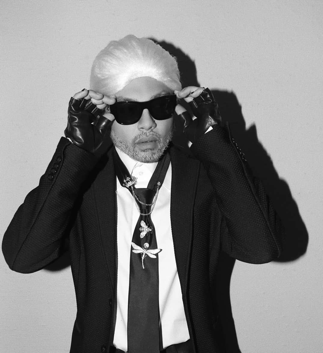 Alfredo Floresのインスタグラム：「“I’m very much down to earth, just not this earth.” - AN ICON. Karl Lagerfeld.  #halloween2019 #karllagerfeld」