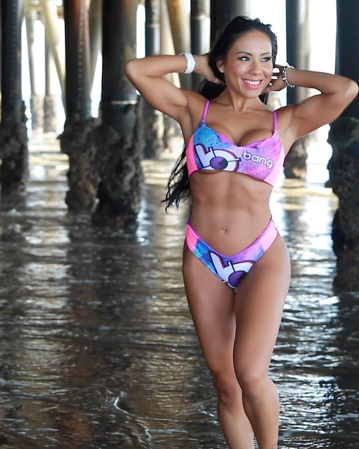のインスタグラム：「Life is about being happy and enjoying every moment 💜💙💗 @bangenergy new flavor Miami cola. - Follow the inventor of bang: @BangEnergy.CEO  Swimwear by: bangrevolution.apparel - Go to www.bang-energy.com and use Eri25 for discounts on all #bang products  and @bangrevolution.apparel  #EnergyDrink #BangEnergy」