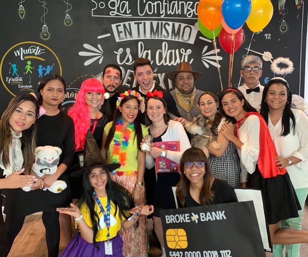 Marsさんのインスタグラム写真 - (MarsInstagram)「We had so much fun celebrating Halloween this year – and we think our Associates from around the world did too! #ProudlyMars 🌎🎃👻」11月2日 4時28分 - marsglobal