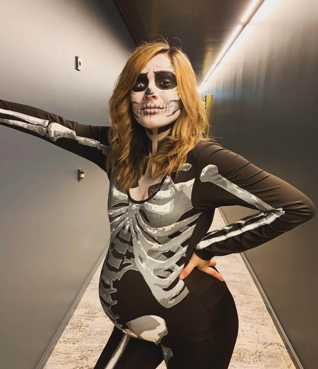 チャチー・ゴンザレスのインスタグラム：「Your favorite elementary school Halloween disco chaperones 💀 crazy what a difference a year makes...last Halloween @jukkadudeson and I were gettin lit in Santa Monica and this year we were gettin down on the school gymnasium floor with the kids and Princess Batman in my belly 🙈❤️ HAPPY HALLOWEEN 🎃」