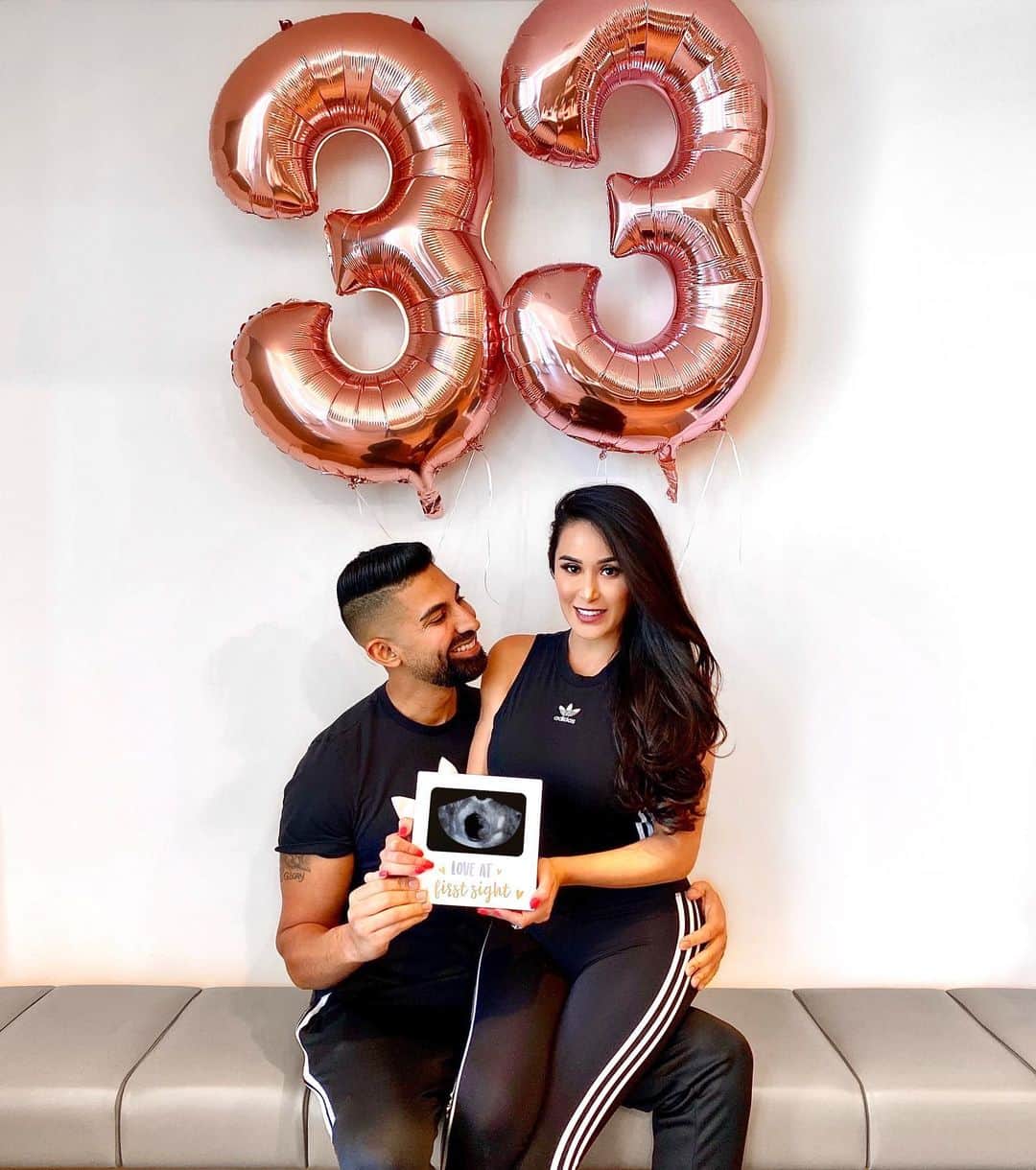 laurag_143のインスタグラム：「This birthday I got blessed with the best gift ever 🎁 👶🏼 @dhar.mann and I are so excited to announce that we are having a baby!!! ❤️❤️ We cant wait to start this new chapter in our life and we can’t thank you guys enough for all the love and support that you all have given us!! My heart is so full and I’m already so in love with this little ka-utie that I haven’t even held yet 😭😍」