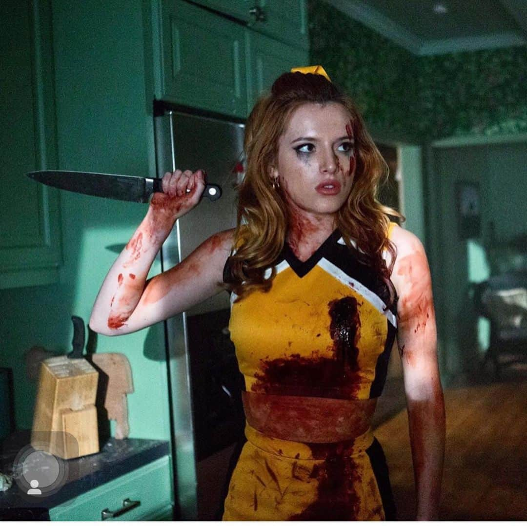 ベラ・ゾーンさんのインスタグラム写真 - (ベラ・ゾーンInstagram)「Guess I can’t do this anymore since Halloween is over :( @netflix」11月2日 6時06分 - bellathorne