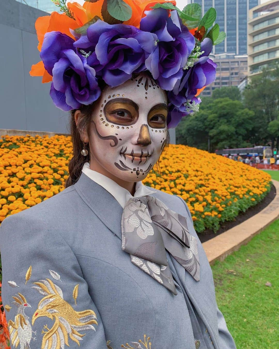 入山杏奈さんのインスタグラム写真 - (入山杏奈Instagram)「La catrina japonesa de mariachi 🧡💜 ¡Feliz Día de muertos! Estoy muy emocionada por estas fechas.  11月1日・2日は死者の日💀🇲🇽 ディズニー映画リメンバー・ミーの世界観。街中がカラフルで可愛い♥️」11月2日 6時16分 - iamannairiyama