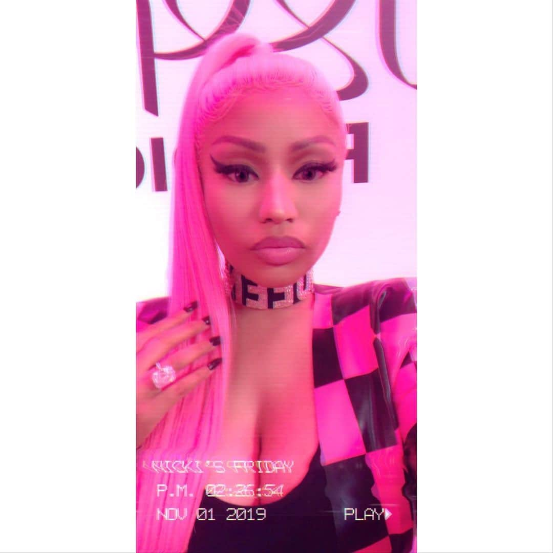 ニッキー・ミナージュさんのインスタグラム写真 - (ニッキー・ミナージュInstagram)11月2日 6時29分 - nickiminaj