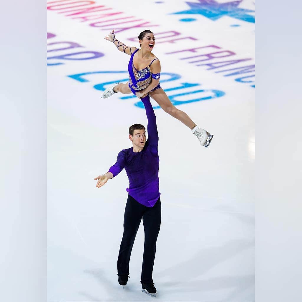 ISUグランプリシリーズさんのインスタグラム写真 - (ISUグランプリシリーズInstagram)「A clean performance for Daria Pavliuchenko and Denis Khodykin means they take the lead in the Pairs 🇷🇺 Teammates Anastasia Mishina/Alexandr Galliamov follow in second and Haven Denney/Brandon Frazier in third 🇺🇸 #GPFigure #FigureSkating」11月2日 6時43分 - isufigureskating_x