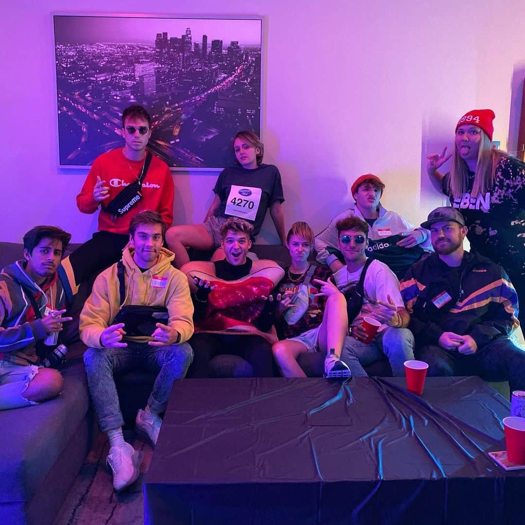 オースティン・ノースのインスタグラム：「“ Hey lets all dress up as @ebenofficial “」