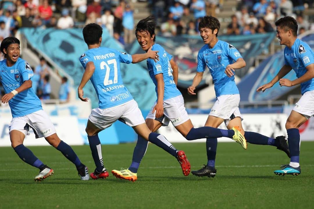 横浜FCさんのインスタグラム写真 - (横浜FCInstagram)「- 2019.11.3 SUN vs V・VAREN  NAGASAKI 14:00 KICK OFF ボールに想いを乗せる。 HAMABLUEで繋がる選手とサポーター。 歓喜の瞬間を三ツ沢で共に！ - #yokohamafc #横浜FC #HAMABLUE #HAMAPRIDE #三ツ沢を青にそめよう #jleague #行くぞJ1」11月2日 19時00分 - yokohamafc_official