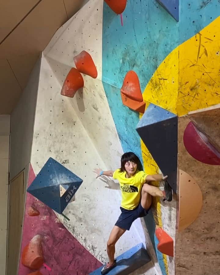 ホン・イン・リーのインスタグラム：「自己的模擬賽，第一次嘗試的動作有點多😅感覺髖關節的問題越來越好了👌  #抱石 #bouldering #taiwanclimbing」