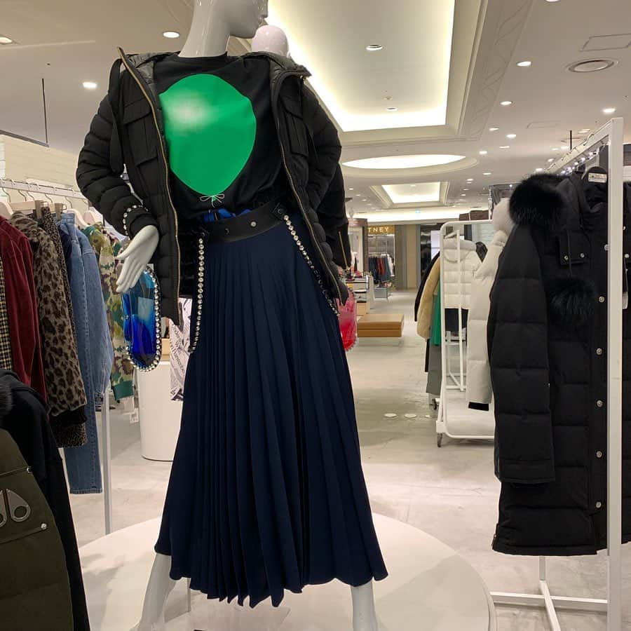 HANKYU.MODEさんのインスタグラム写真 - (HANKYU.MODEInstagram)「CHRISTOPHER KANE AW19 COLLECTION At 3F『D.EDIT』  #Hankyu #HANKYUMODE #umedahankyu #阪急うめだ本店 #うめだ阪急 #阪急百貨店 #osaka #umeda #mode #dedit #christopherkane #クリストファーケイン #aw19 #ドレス #カットソー #ミニバッグ #mooseknuckles #ムースナックルズ」11月2日 17時40分 - hankyumode