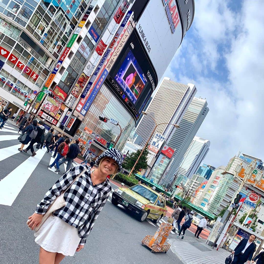ニッキ・バン ダイクのインスタグラム：「Konnichiwa 🇯🇵❤️」