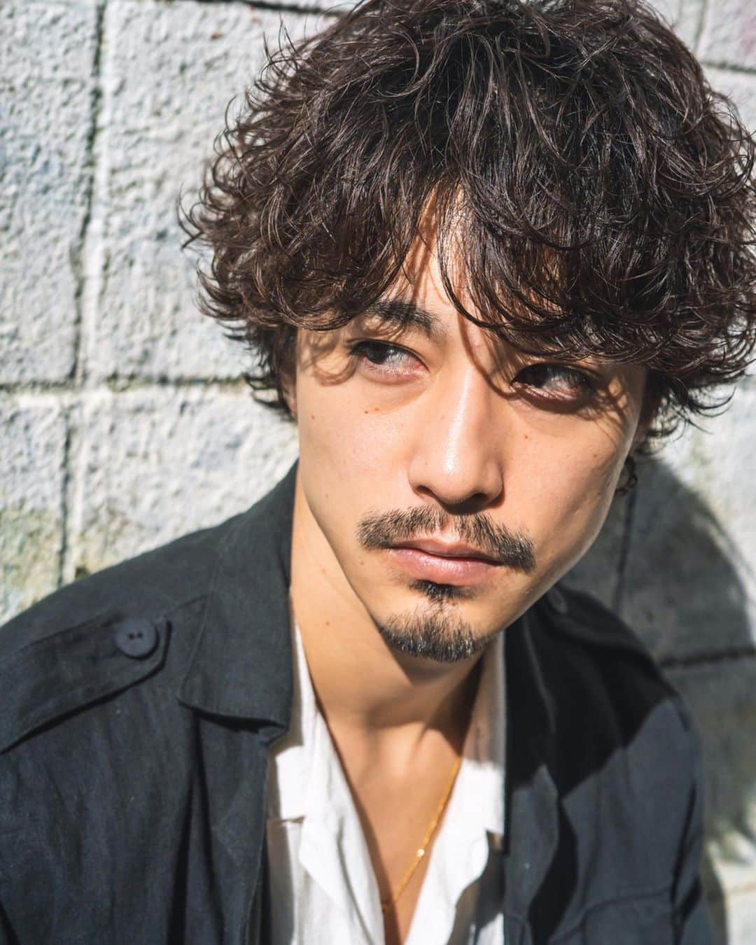 雄三 雨宮さんのインスタグラム写真 雄三 雨宮instagram 洗練された大人のオトコに似合う カーリーヘア スパイラルパーマとcカールを 組み合わせたパーマで 朝のスタイリングを楽にする 色気やワイルドさも増していきます Oceantokyo Oceantokyoover 窪塚