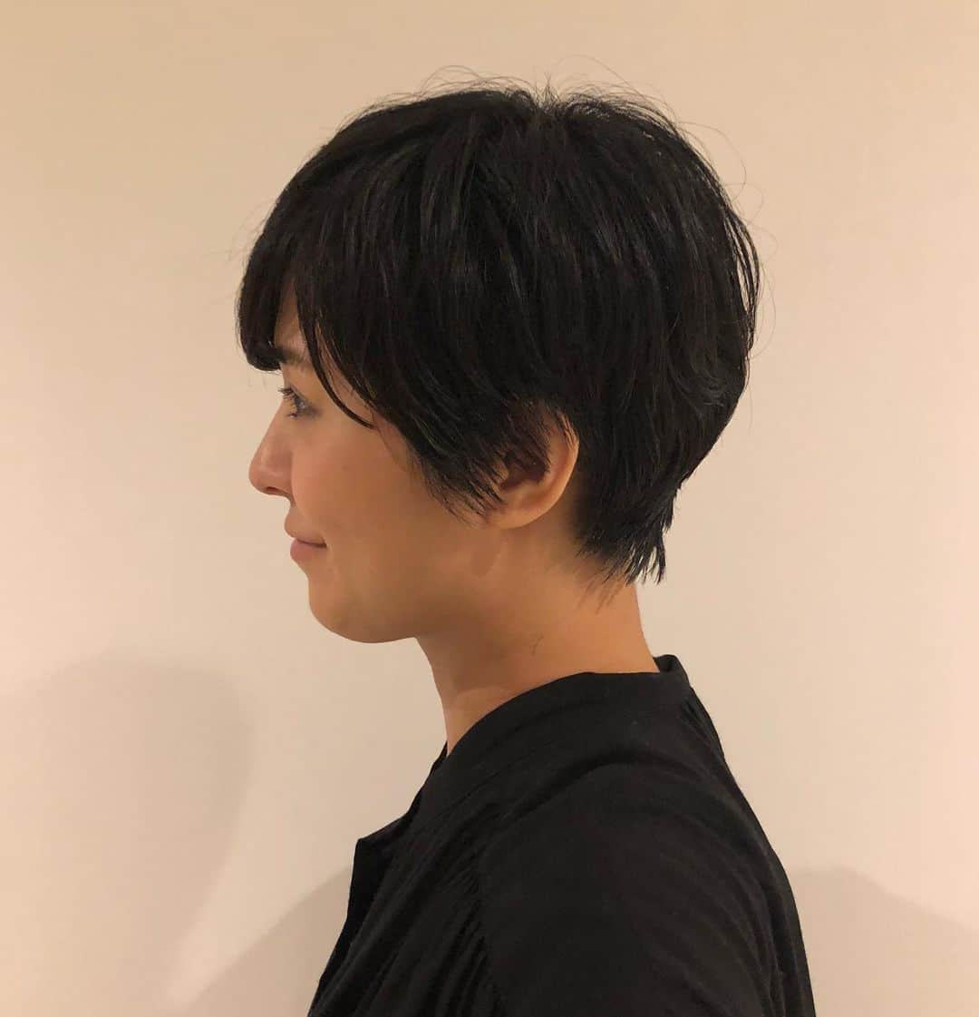 椿原慶子さんのインスタグラム写真 - (椿原慶子Instagram)「ちょっと前のこと。 久々に髪を切りにいきました💫 どんどん短くなる髪の毛。 ショートは本当に楽すぎてしばらく辞められそうにありません☺️ #ショートカット#ドライヤー無しで乾く#セットも一瞬で#今日は27時間テレビ」11月2日 18時29分 - keiko_tsubakihara
