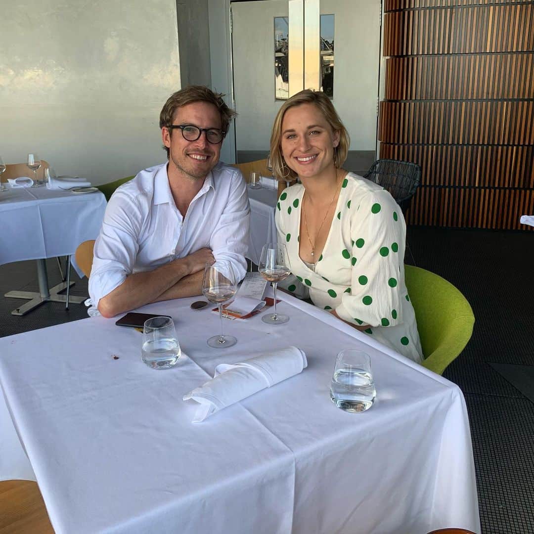 のインスタグラム：「Celebrating?! Blowing off steam 💃🏽🥂 🙃😊🙃😊」