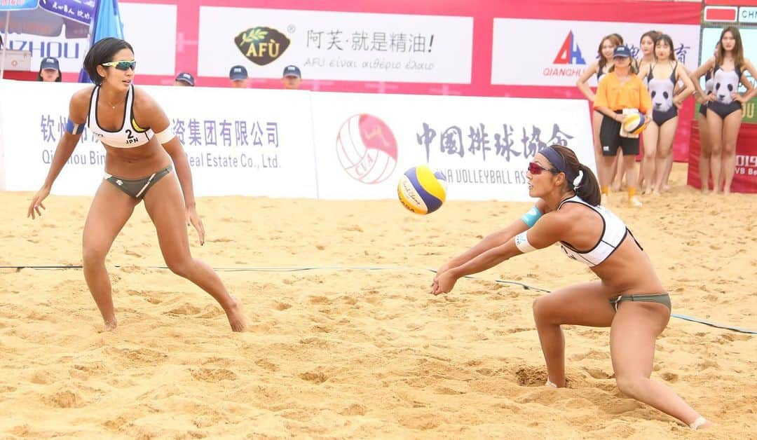 長谷川暁子さんのインスタグラム写真 - (長谷川暁子Instagram)「Unfortunately we lost to Australia so we finished 9th in China Qinzhou 3 star.﻿ Keep working and go to Mexico 🇲🇽 ﻿ 💪🏾💪🏾💪🏾﻿ ﻿Panda looking at me😂🐼 #china #qinzhou #tokyo2020﻿ #beachvolleyball #ビーチバレーボール ﻿ #nttcomware #nttコムウェア ﻿ #長谷川暁子 #akikohasegawa」11月2日 18時40分 - akikohaseg