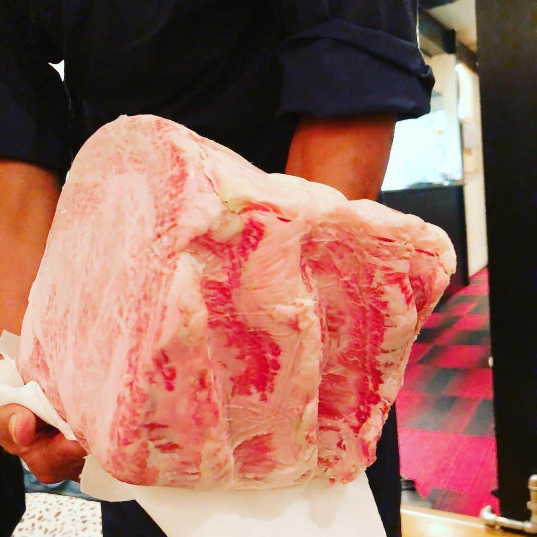 はまやねんさんのインスタグラム写真 - (はまやねんInstagram)「先日、激うま焼肉一撃さんにお世話になりました！！！ #焼肉　#一撃　#難波　#心斎橋　#肉 #霜降り　#激うま　#美味すぎ #牛肉　#大阪　#日本　#japan #グルメ」11月2日 18時45分 - hamayanen0310