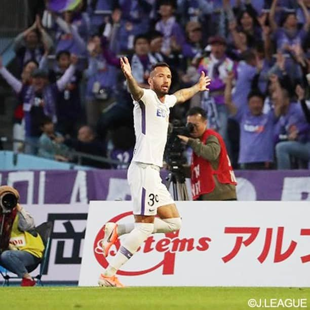 サンフレッチェ広島さんのインスタグラム写真 - (サンフレッチェ広島Instagram)「. ⚽明治安田生命J1リーグ第30節　試合結果⚽ 川崎フロンターレ　2-1　サンフレッチェ広島 前半：1-0 後半：1-1 【得点者（広島のみ）】レアンドロ・ペレイラ  同点に追いついた直後に逆転弾を許し、惜しくも上位対決を制することができず、悔しい敗戦となりました。 アウェイゲームながらも、最後まで熱いご声援をありがとうございました。  #荒木隼人 選手 #野上結貴 選手 #レアンドロペレイラ 選手 #sanfrecce #ICHIGAN」11月2日 18時53分 - sanfrecce.official