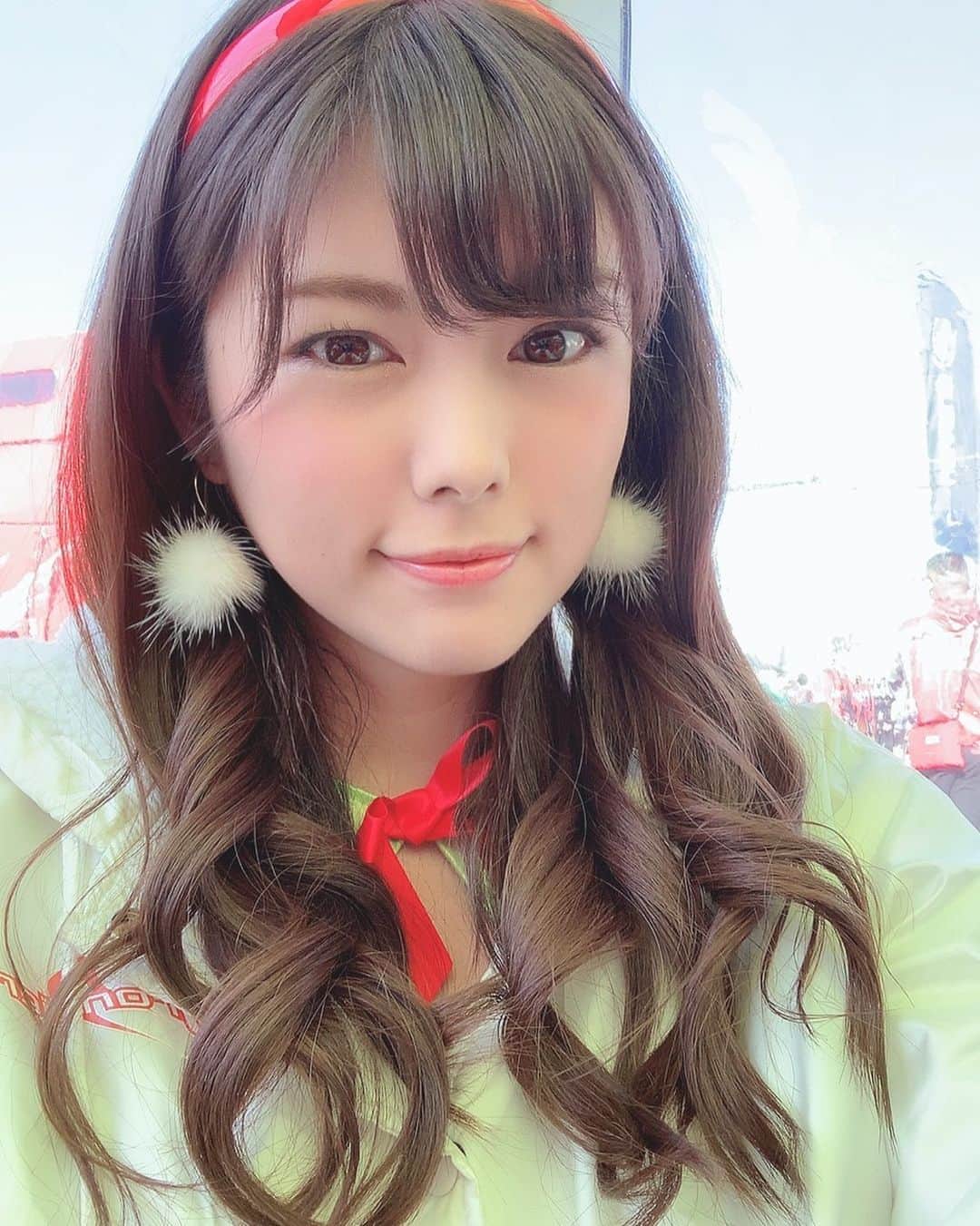 熊林保奈美のインスタグラム：「* . おはよう☀ 巻き巻きのふわふわにした！ スーパーGT最終戦楽しもうね😊 48号車の応援よろしくお願いします🙌🏻 . 10:55〜 ステージ 11:45〜 ピットウォーク 14:00〜 予選 16:20〜 キッズウォーク . * #superGT #SGT2019 #SGT #GT300 #スーパーGT #フロンティアキューティーズ #植毛goandfun #goandfun #motorsports #autosport #racequeen #レースクイーン #RQ #モデル #熊林保奈美 #道産子 #Japanesegirl #paddokgirls #pitgirl #instalike #selfie #맞팔 #선팔」