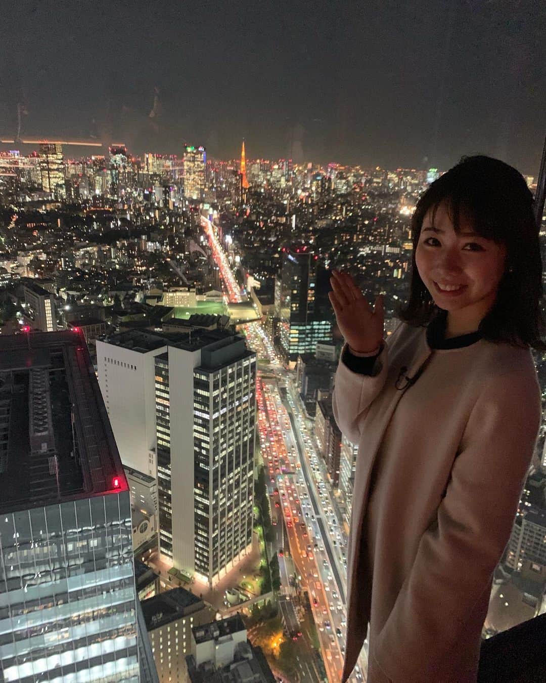 安藤咲良さんのインスタグラム写真 - (安藤咲良Instagram)「. TOKYOMXNEWS 11/1にオープンとなった、 #渋谷スクランブルスクエア の #渋谷スカイ からお伝えしました☺️✨ . 美しい夜景に大興奮！！！😻 360度、東京の夜景を 一望できました⭐️✨ . そして！お知らせが 遅くなってしまいましたが、、💦 . 本日20:00〜 #geeupsprout に出演させていただきます！！！ 約2ヶ月ぶりの出演に わくわくしています💓 . そして26時からは #ゴチャ11 でございます♩」11月2日 10時02分 - sakura.ando