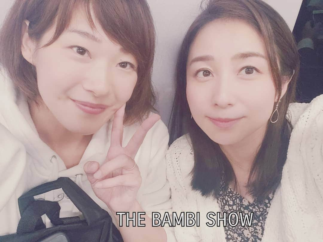 柚月美穂さんのインスタグラム写真 - (柚月美穂Instagram)「#randompic . . . 『THE BAMBI SHOW  3rd STAGE』観劇🦌♡ . 1st STAGEで共演した寺崎裕香ちゃんと☺︎！ . お久しぶりに 板尾さん金橋さん矢部さん 佐野くん増本さんと お会い出来懐しさに浸り♡ . バンビショーは変わらずPOPで 笑いありの でもやっぱりジーンと涙が滲むシーンもありで盛り沢山でした♡ . . 1stSTAGEで 私達が着ていたあのナース服。 使われていたね🤫⛑️♡ と二人でくすくす😚 . . #バンビショー #板尾創路 #矢部太郎 #佐野泰臣 #金橋良樹 #増本庄一郎 #寺崎裕香 #柚月美穂 #bambishow . #Japanese #Actor #cameraman #camerawoman #picoftheday #instagood #fashion #happy #followme #follow #art #me #instadaily #style #photography #fun #instalike #igersInstagrammers #photo #tokyo」11月2日 10時07分 - mihoyuzuki