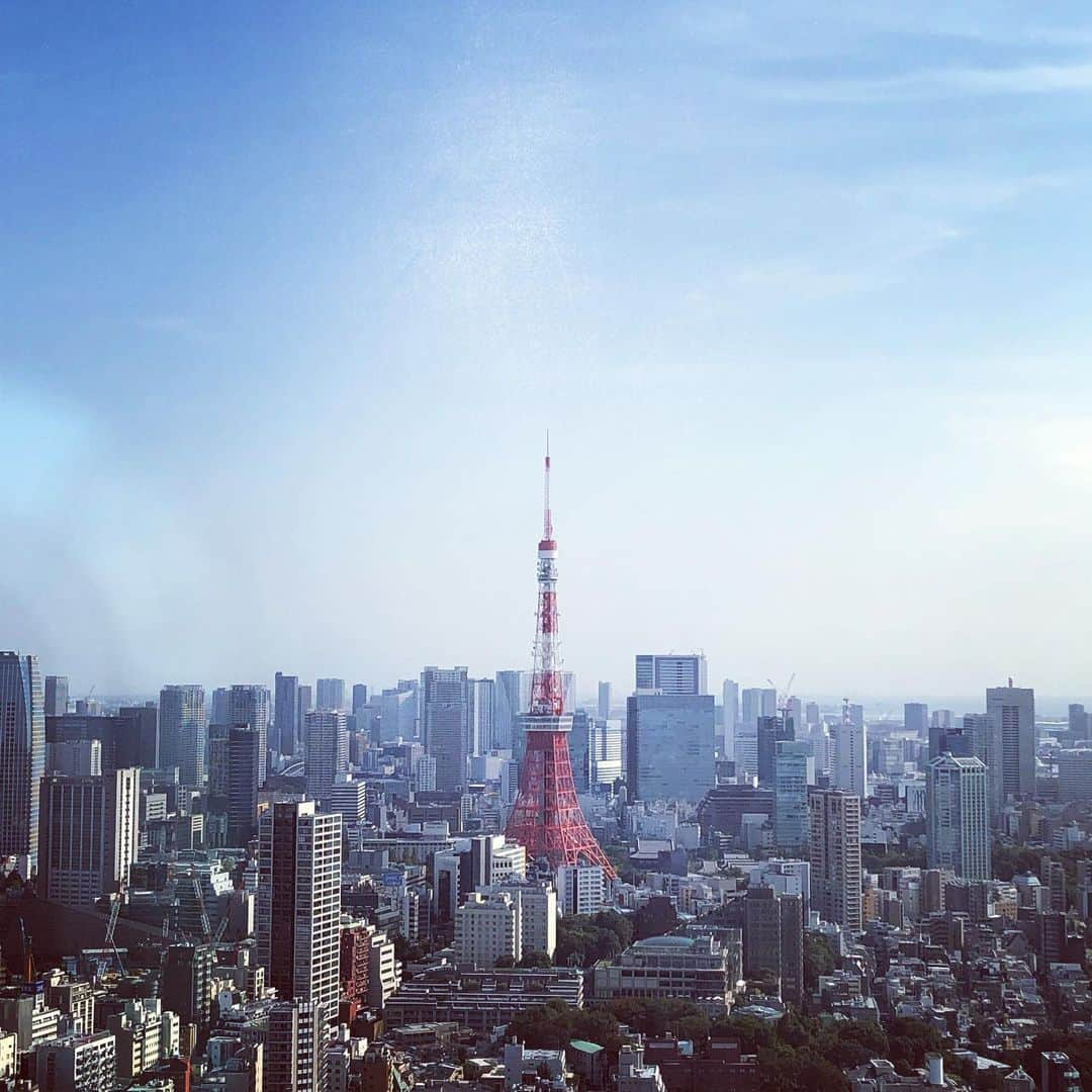 野宮真貴さんのインスタグラム写真 - (野宮真貴Instagram)「これから(11時過ぎ)J-WAVE『RADIO DONUTS』に出演しますー♪聴いてね❤︎ #これから出演 #JWAVE #radiodonuts #野宮真貴 #missmakinomiya」11月2日 10時49分 - missmakinomiya