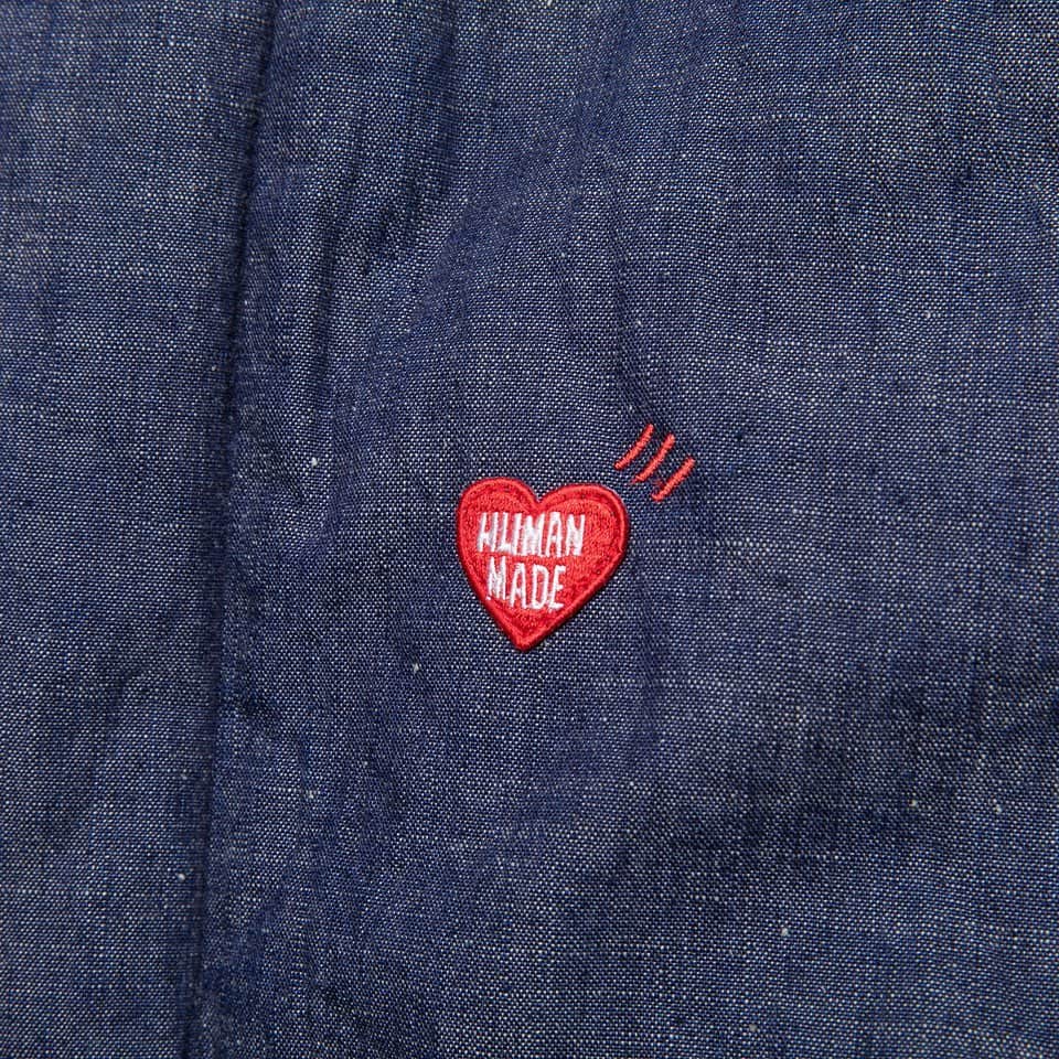 HUMAN MADEさんのインスタグラム写真 - (HUMAN MADEInstagram)「"HANTEN" now available in store and online. www.humanmade.jp  シャンブレー素材の半纏です。 ライニングは中綿入りなので、アウターとしてもシャツとしても羽織れるユニークなデザインです。 Japanese workwear style jacket with cotton lining and large back print graphic.」11月2日 11時03分 - humanmade