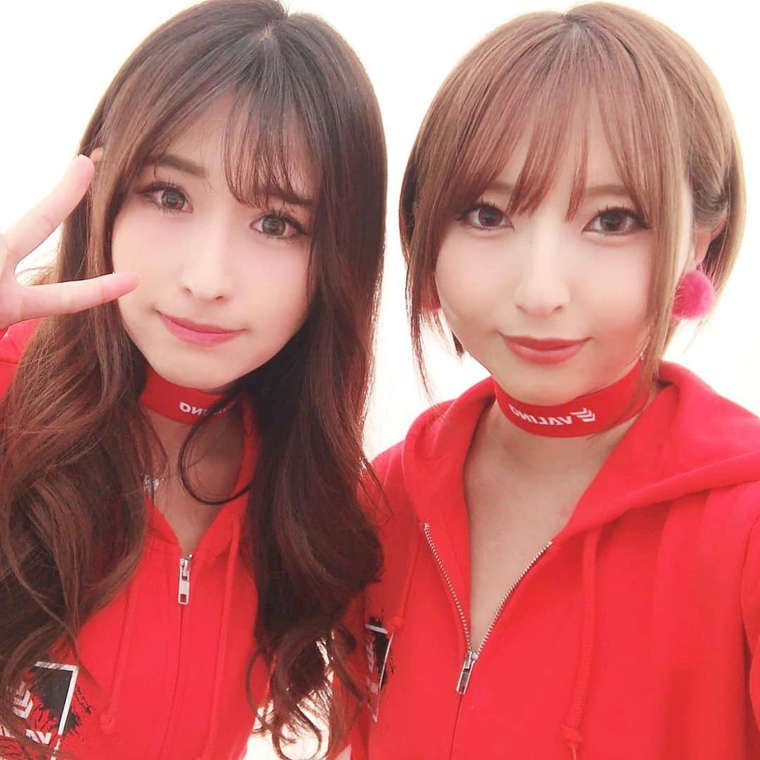 有馬綾香のインスタグラム：「愛ちゃんとVALINO GIRLS頑張りますぞ！ 大分オートポリス晴天です！ #valino #valinogirls #大分 #オートポリス #d1 #d1gp #晴れ女」
