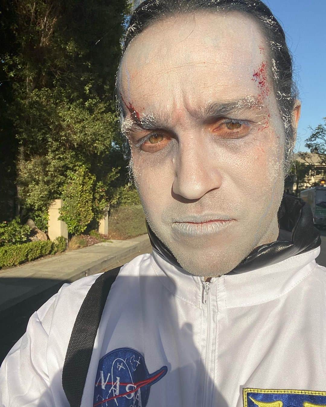 ピート・ウェンツのインスタグラム：「Stepped out into the cold vacuum of space without my helmet again - hope all of your Halloween dreams came true 🎃❤️」