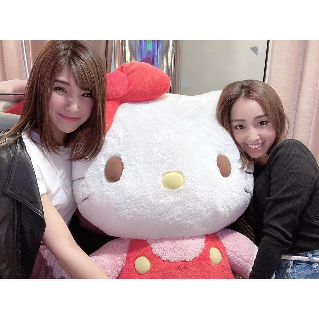 田尻夏樹（なつきんぐ）さんのインスタグラム写真 - (田尻夏樹（なつきんぐ）Instagram)「たまにはピラピラのスカートもはくもん。 キティちゃんに対抗。 勝負ごとすき。 秋の運動会したい🍁」11月2日 19時10分 - tajiri_natsuki