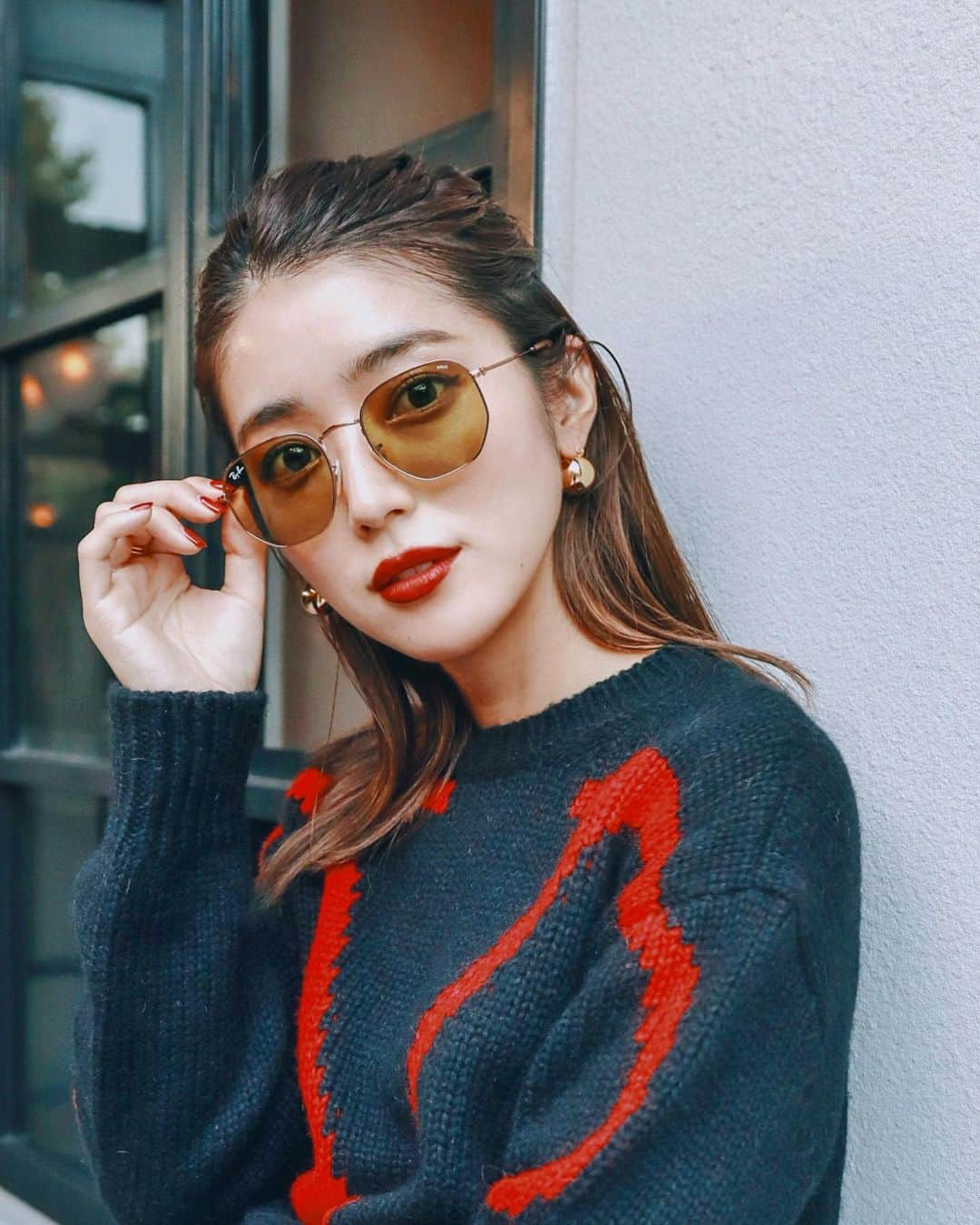 大口智恵美さんのインスタグラム写真 - (大口智恵美Instagram)「raybanのこのかたち好き😎 持ってる黒レンズのモノに加えて新しくグリーンレンズのモノもゲットしました❤︎ ・ おしゃれのためだけでなく、美容や健康にもサングラスは良いんですよね〜❤︎ 季節問わず欠かせないアイテム❤︎ #rayban#sunglasseseveryday #今日どのサングラス」11月2日 13時59分 - chemiiiii