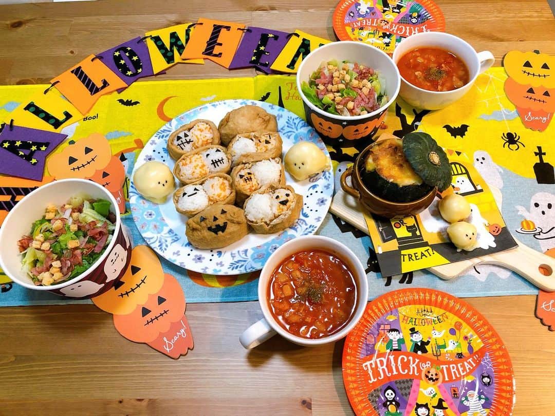 gachikunのインスタグラム：「. ﻿ ﻿ HAPPY HALLOWEEN🎃﻿ 今年も嫁がハロウィン飯作ってくれた！﻿ ﻿ My wife made HALLOWEEN's dinner!﻿ ﻿ #halloween#ハロウィン #halloween2019#ハロウィン2019#jackolantern#ジャックオランタン#ハロウィンパーティー」