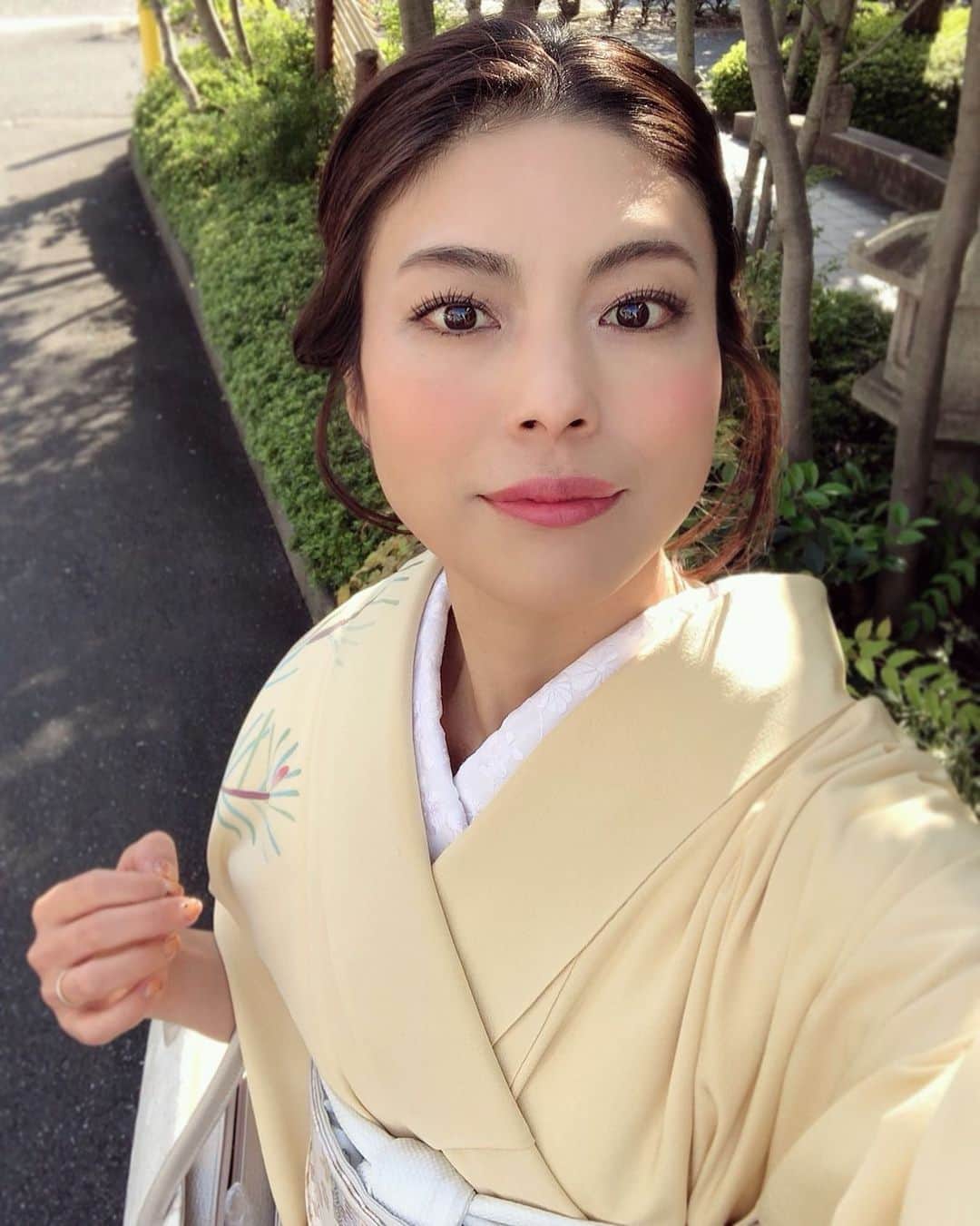 SAYUKIさんのインスタグラム写真 - (SAYUKIInstagram)「七五三のお参りに行ってきました。 夫のお母さん、妹さんが子供達の七五三の時に着た素敵な着物を着付けてもらいました。和装の機会が少ないので特別に嬉しい✨  #七五三　#着物　#kimono #SAYUKIfashion」11月2日 16時11分 - sayukisvoice