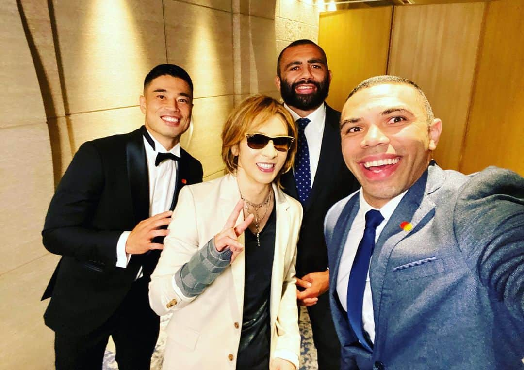 YOSHIKIさんのインスタグラム写真 - (YOSHIKIInstagram)「More pics! Thank you for coming to the show last night! I'll be at the @rugbyworldcup final! @bryanhabana_ @michael_leitch @yamadakihito 昨夜ショーに来てくれてありがとう！ これから @rugbyworldcupjp の決勝戦観に行きます！#yoshiki」11月2日 16時48分 - yoshikiofficial