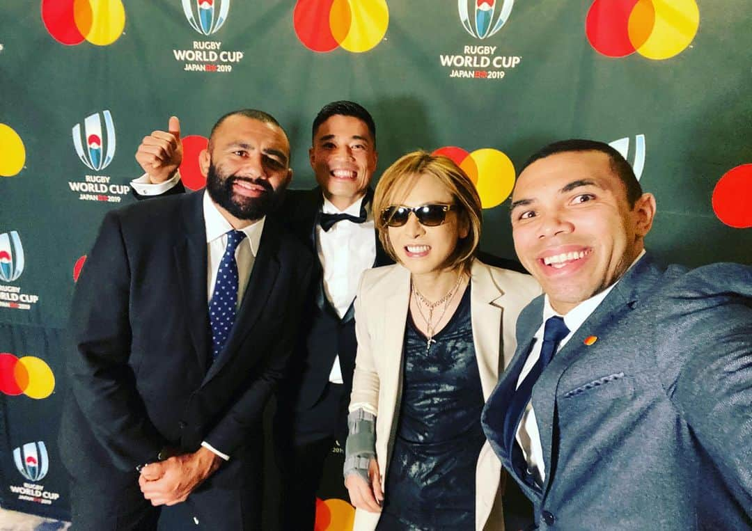 YOSHIKIさんのインスタグラム写真 - (YOSHIKIInstagram)「More pics! Thank you for coming to the show last night! I'll be at the @rugbyworldcup final! @bryanhabana_ @michael_leitch @yamadakihito 昨夜ショーに来てくれてありがとう！ これから @rugbyworldcupjp の決勝戦観に行きます！#yoshiki」11月2日 16時48分 - yoshikiofficial