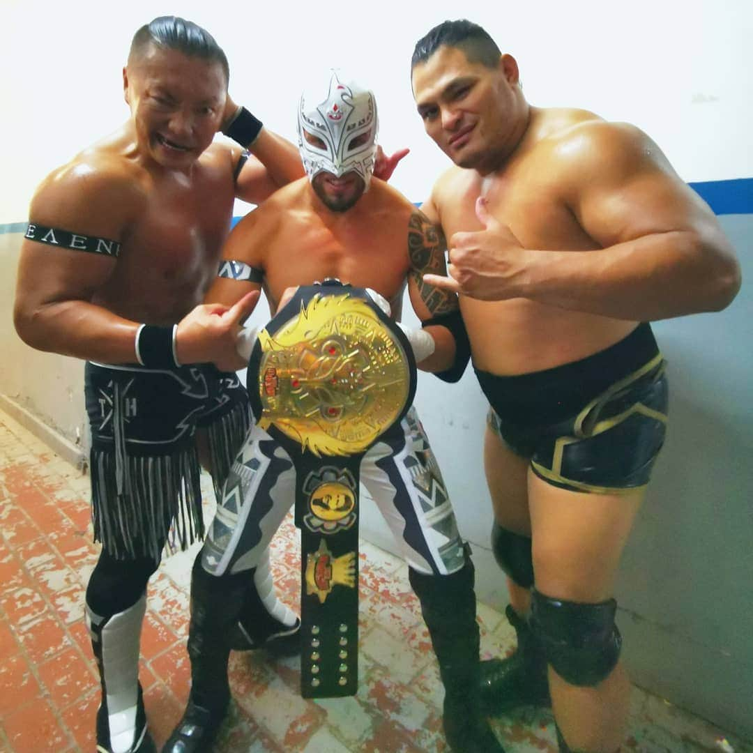 CIMAさんのインスタグラム写真 - (CIMAInstagram)「Después de campeonatos. #thecrashmx #STRONGHEARTS #OWE #mexico #tijuana」11月2日 16時51分 - supercima1115