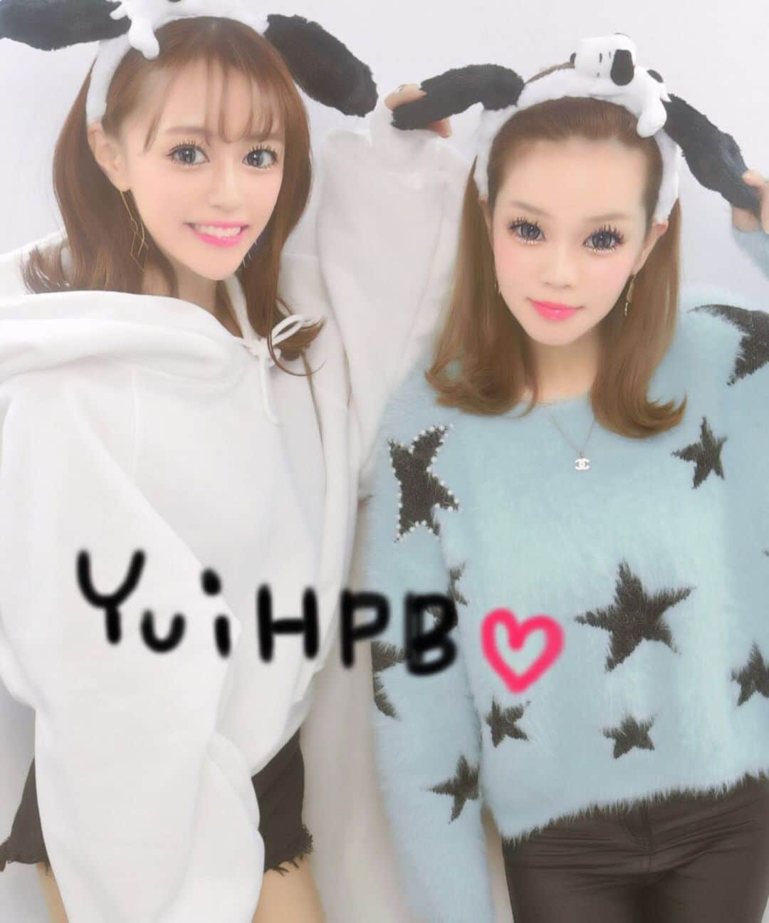 のインスタグラム：「10/29.Yui,Happy birthday🎂❤️ ユニバ行ってきた🌍  小学校からの親友で東京行っても ほぼ毎日電話してくれて本当に心の支え いつも本当にありがとう。 感謝でいっぱいです❤️ 22歳も思い出いっぱい作ってこ🥳 大親友よ大大好きだあ.  #大親友#誕生日#ユニバ#usj」