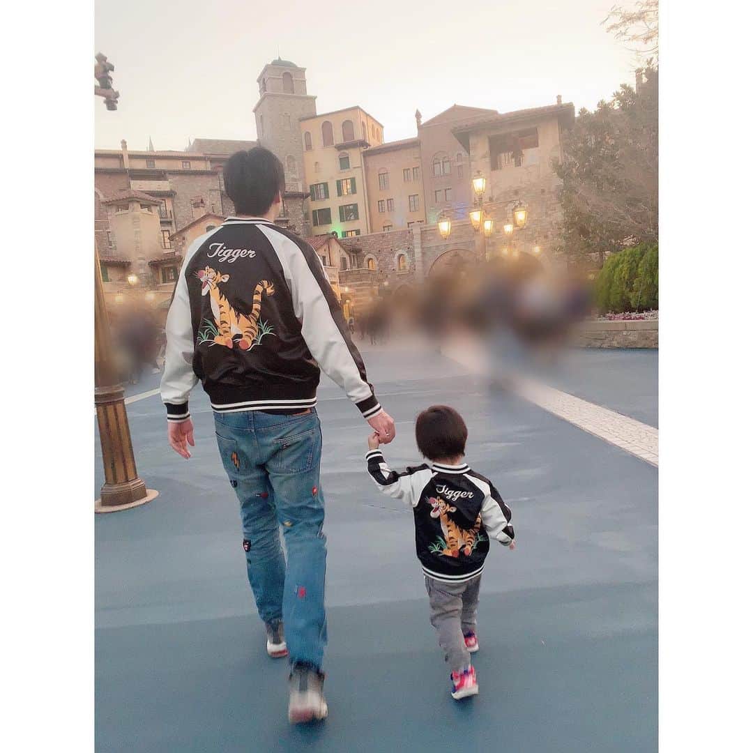 のインスタグラム：「@alexanderfriends  @ochibiochibinu  #disneysea #ディズニーコーデ」